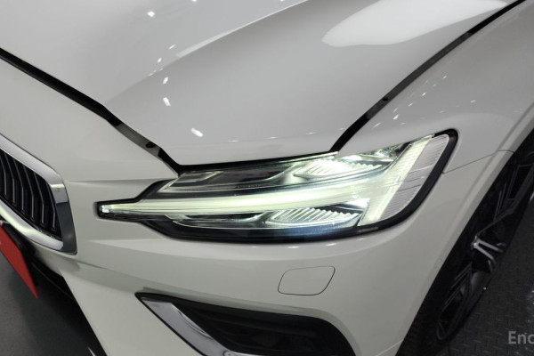 2021 Volvo S60 с пробегом 33 980 км