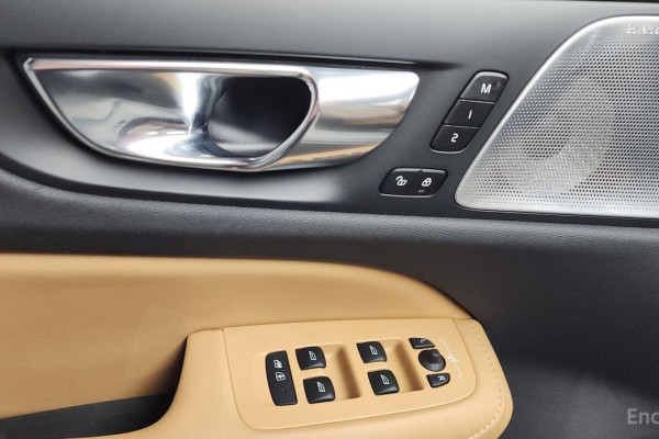 2021 Volvo S60 с пробегом 33 980 км