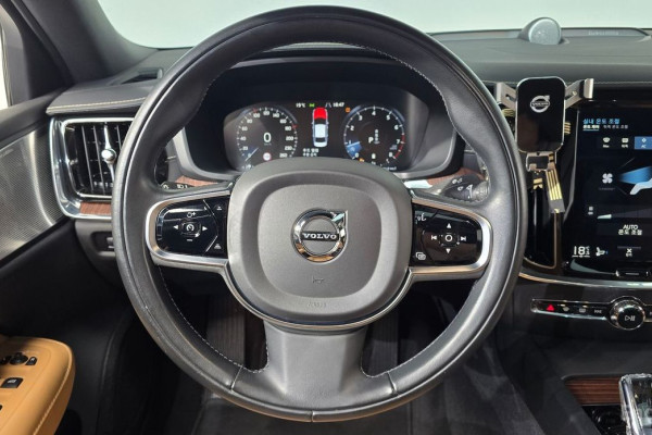 2021 Volvo S60 с пробегом 67 317 км