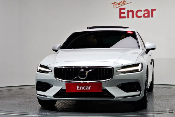 2023 Volvo S60 с пробегом 6 904 км