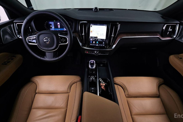 2023 Volvo S60 с пробегом 6 904 км