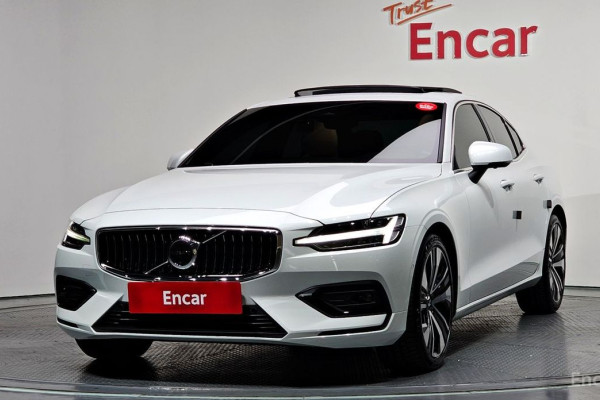 2023 Volvo S60 с пробегом 6 904 км