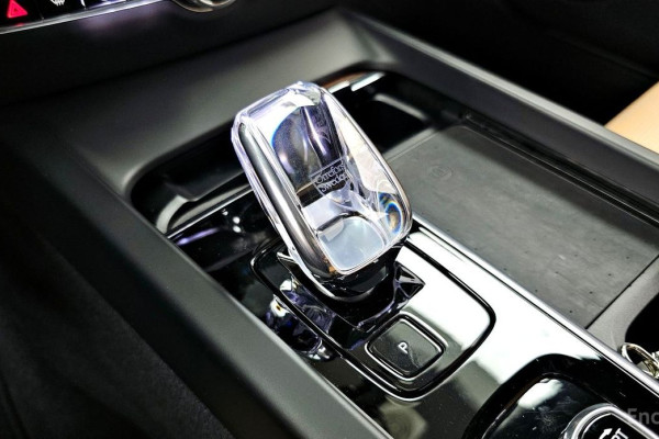 2023 Volvo S60 с пробегом 6 904 км