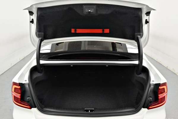 2023 Volvo S60 с пробегом 6 904 км