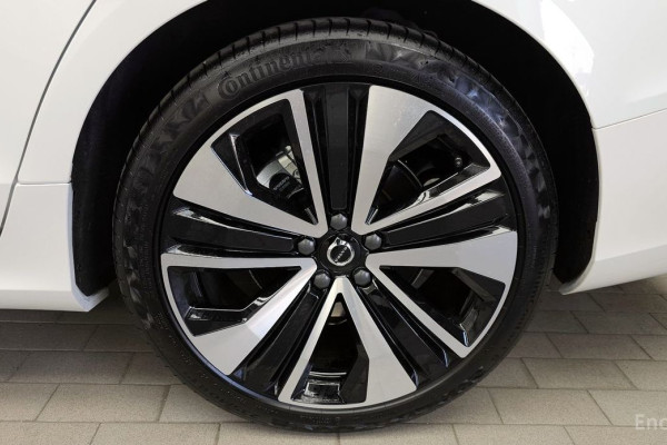 2023 Volvo S60 с пробегом 6 904 км