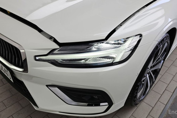 2023 Volvo S60 с пробегом 6 904 км