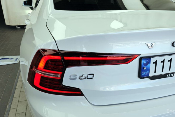 2023 Volvo S60 с пробегом 6 904 км