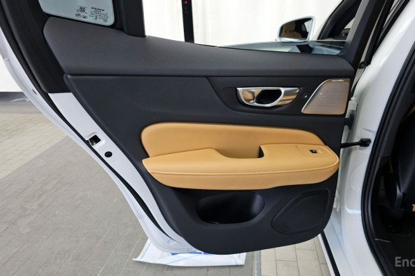 2023 Volvo S60 с пробегом 6 904 км