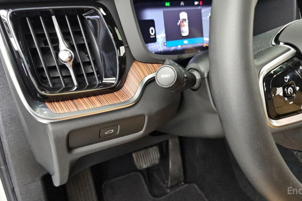 2023 Volvo S60 с пробегом 6 904 км