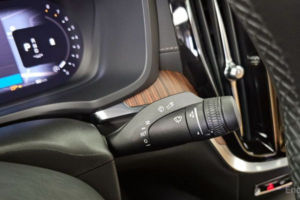 2023 Volvo S60 с пробегом 6 904 км