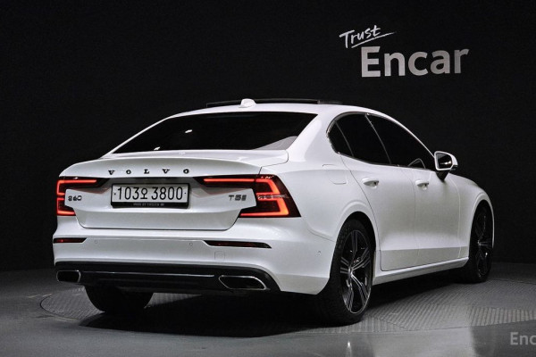 2019 Volvo S60 с пробегом 65 714 км