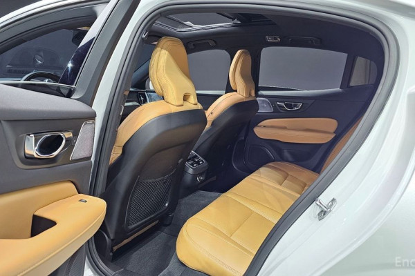 2019 Volvo S60 с пробегом 65 714 км