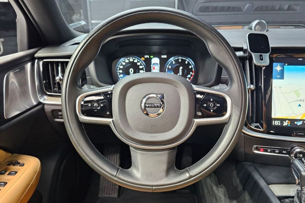 2019 Volvo S60 с пробегом 65 714 км