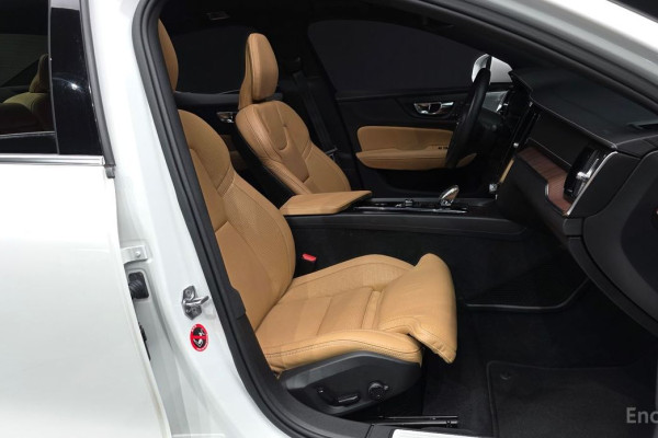 2020 Volvo S60 с пробегом 68 402 км