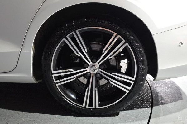 2020 Volvo S60 с пробегом 68 402 км