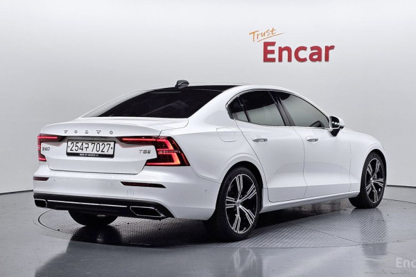 2019 Volvo S60 с пробегом 32 493 км