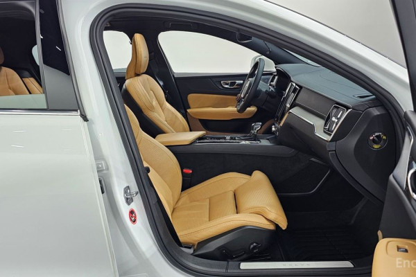 2019 Volvo S60 с пробегом 32 493 км