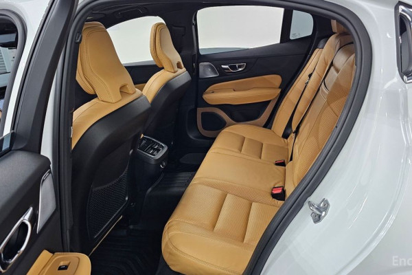 2019 Volvo S60 с пробегом 32 493 км