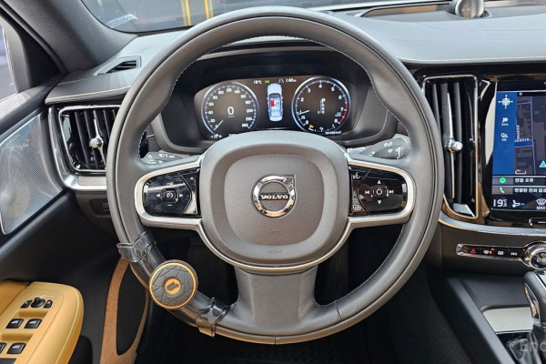 2019 Volvo S60 с пробегом 32 493 км