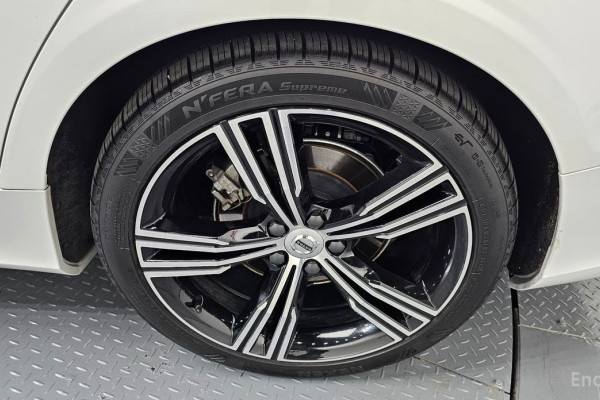 2019 Volvo S60 с пробегом 32 493 км