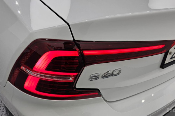 2019 Volvo S60 с пробегом 32 493 км