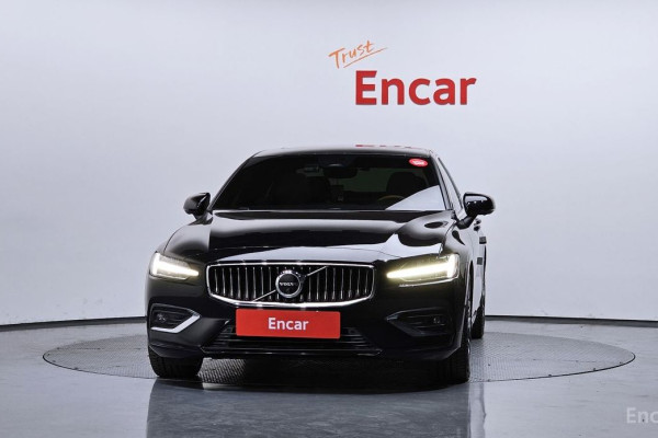 2023 Volvo S60 с пробегом 40 283 км