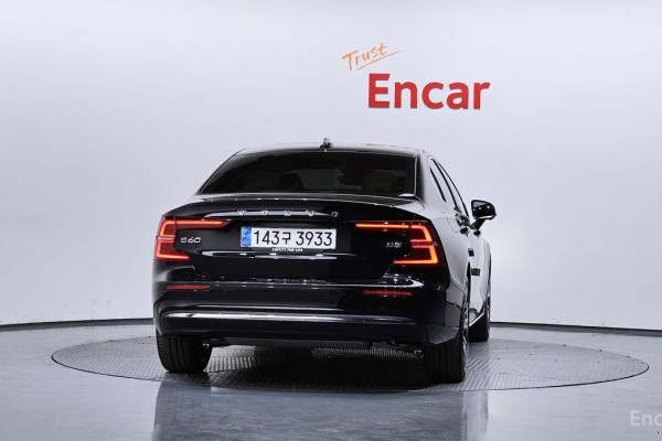 2023 Volvo S60 с пробегом 40 283 км