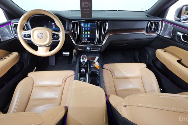 2023 Volvo S60 с пробегом 40 283 км