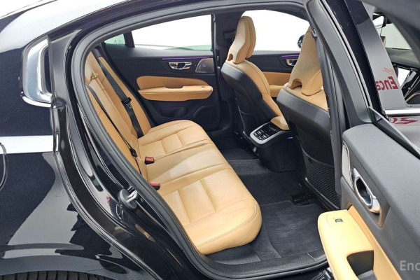 2023 Volvo S60 с пробегом 40 283 км