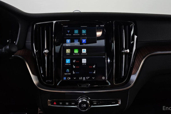 2023 Volvo S60 с пробегом 40 283 км