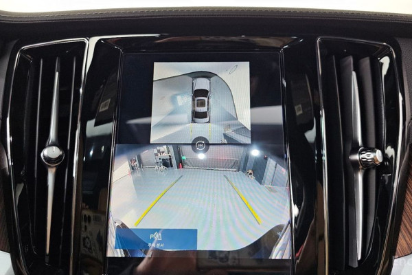 2023 Volvo S60 с пробегом 40 283 км