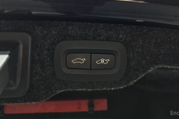 2023 Volvo S60 с пробегом 40 283 км