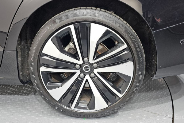 2023 Volvo S60 с пробегом 40 283 км