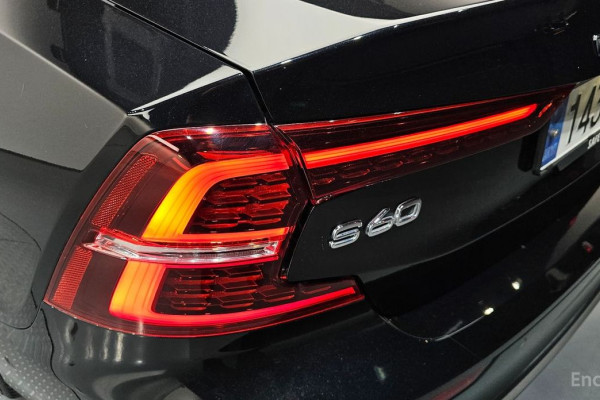 2023 Volvo S60 с пробегом 40 283 км