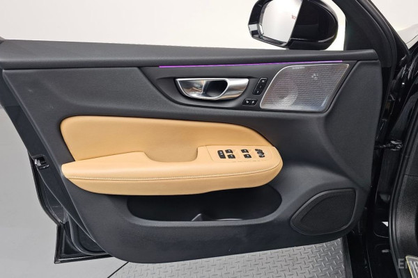 2023 Volvo S60 с пробегом 40 283 км