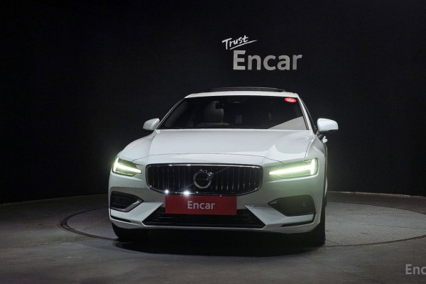 2023 Volvo S60 с пробегом 22 266 км