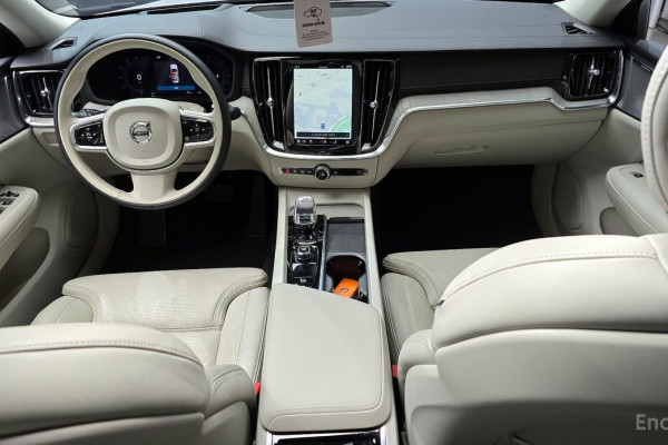 2023 Volvo S60 с пробегом 22 266 км