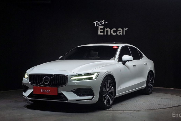 2023 Volvo S60 с пробегом 22 266 км