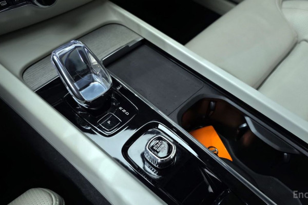 2023 Volvo S60 с пробегом 22 266 км