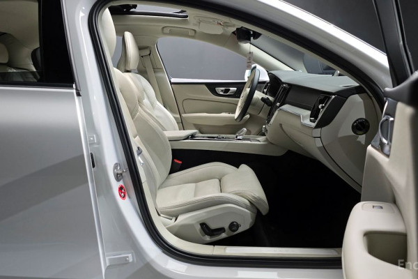 2023 Volvo S60 с пробегом 22 266 км