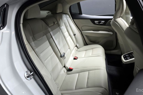 2023 Volvo S60 с пробегом 22 266 км