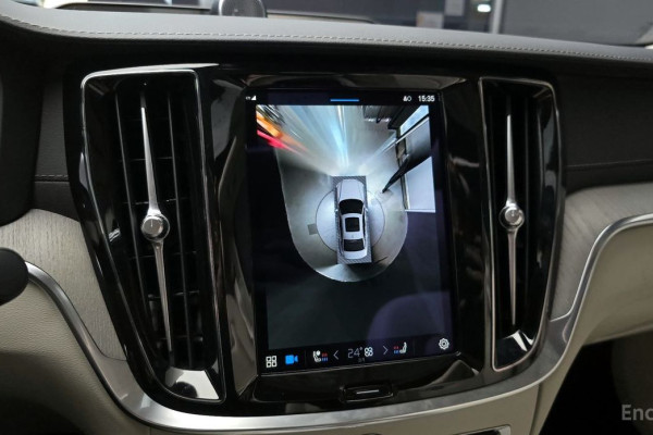 2023 Volvo S60 с пробегом 22 266 км