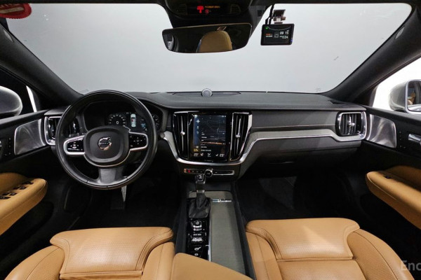 2020 Volvo S60 с пробегом 105 250 км