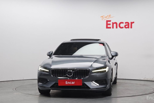 2020 Volvo S60 с пробегом 34 863 км