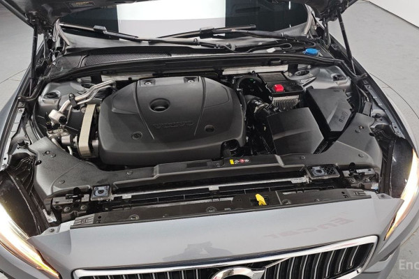 2020 Volvo S60 с пробегом 34 863 км