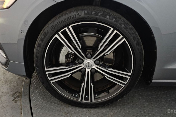 2020 Volvo S60 с пробегом 34 863 км