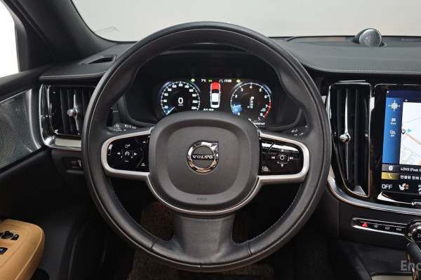 2020 Volvo S60 с пробегом 34 863 км