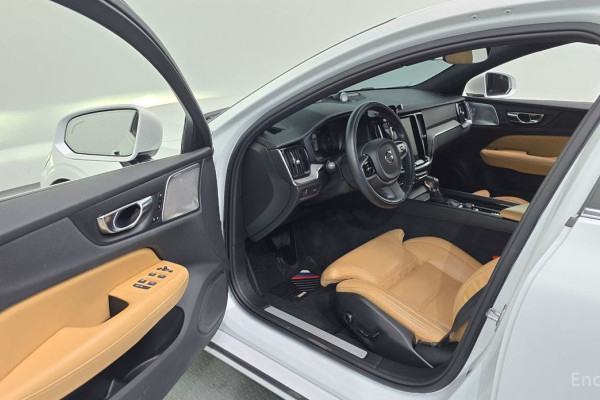 2020 Volvo S60 с пробегом 65 650 км