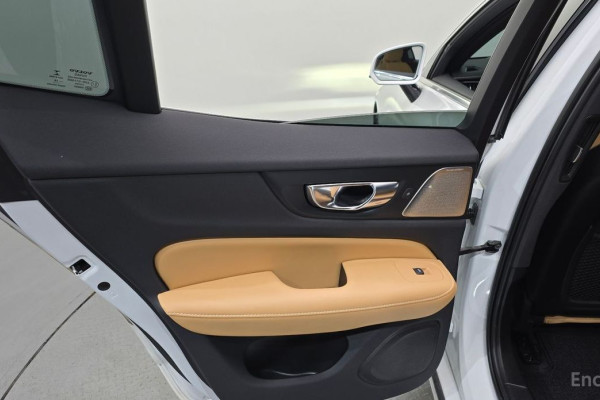 2020 Volvo S60 с пробегом 65 650 км