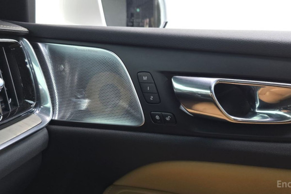 2020 Volvo S60 с пробегом 65 650 км